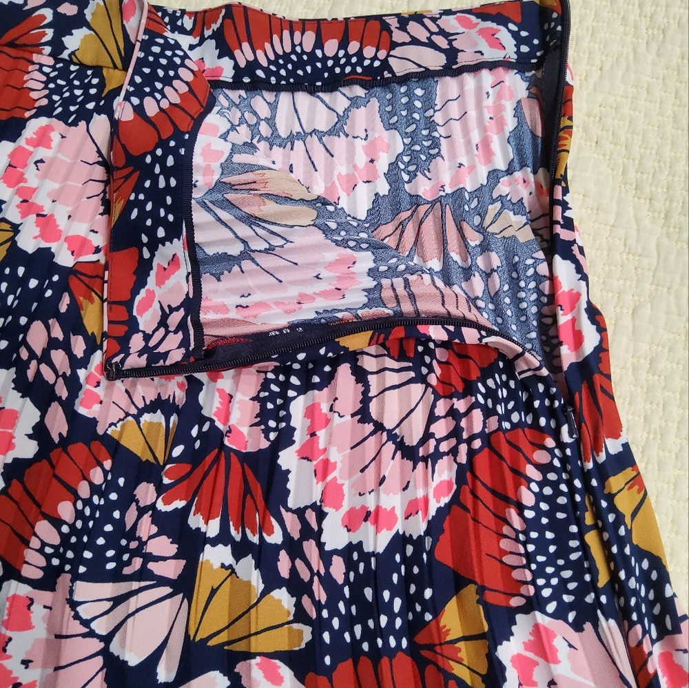 Boden Pleated Floral Midi Skirt Size 16/18 - Picture 5 of 11
